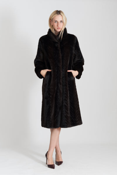 ΓΟΥΝΑ ΜΑΚΡΙΑ